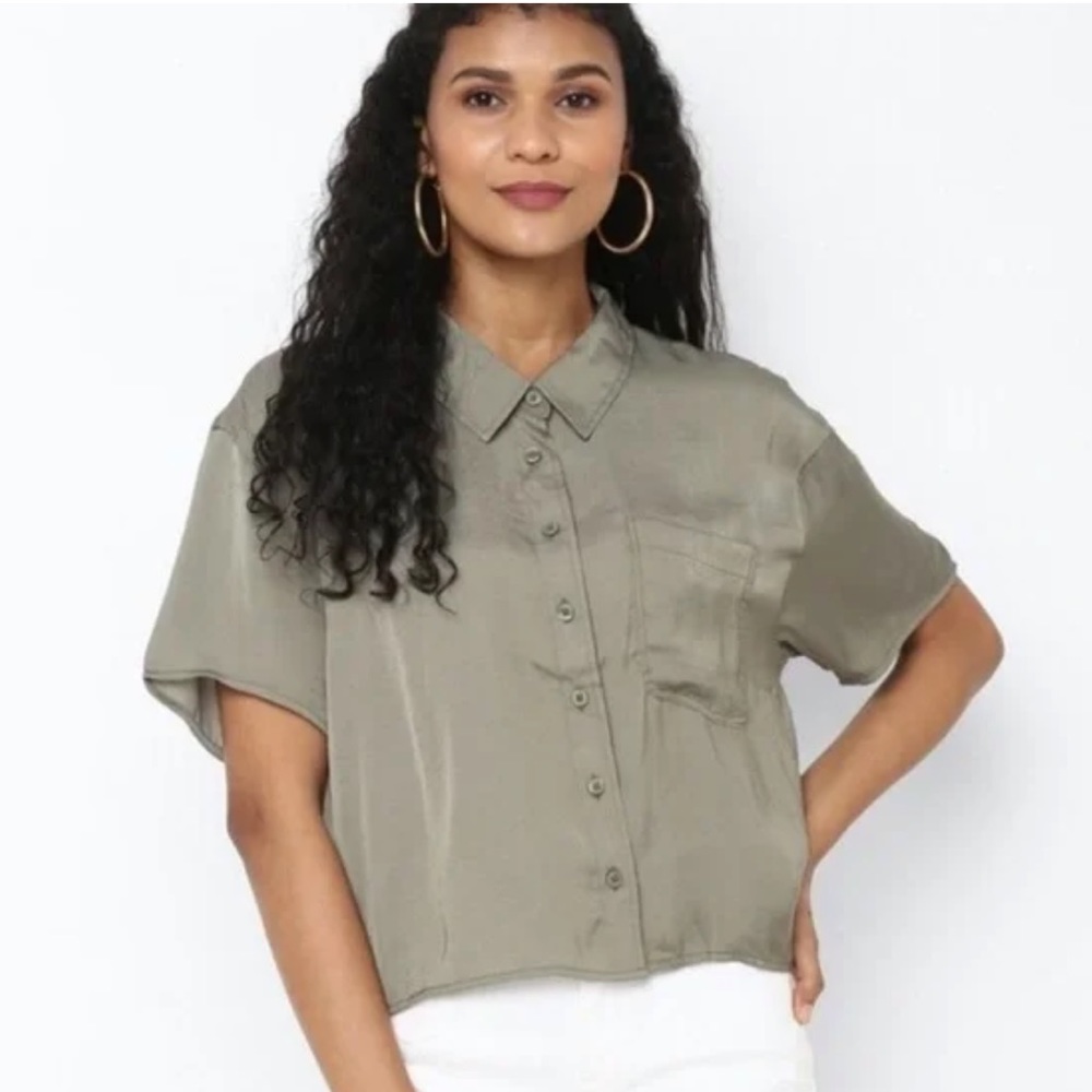 American Eagle Green Satin Short Sleeve Button Up Shirt size Large